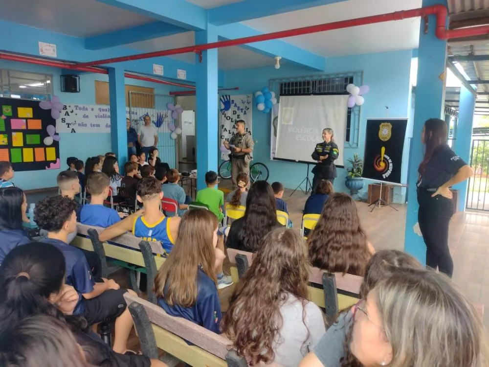 Polícia Civil e Brigada Militar levam diálogo sobre violência e sonhos a alunos em Três Passos