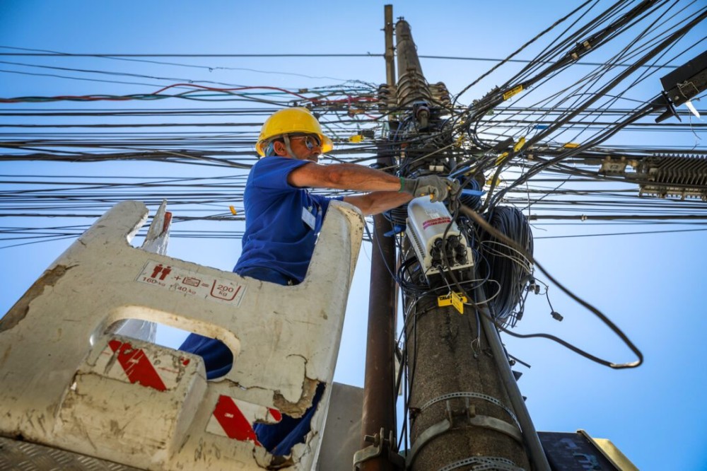 Constante demora em restabelecer energia elétrica tem revoltado clientes da CEEE Equatorial. Foto: Pedro Piegas/PMPA
