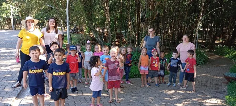 Turmas da pré-escola visitam o Bosque Municipal 