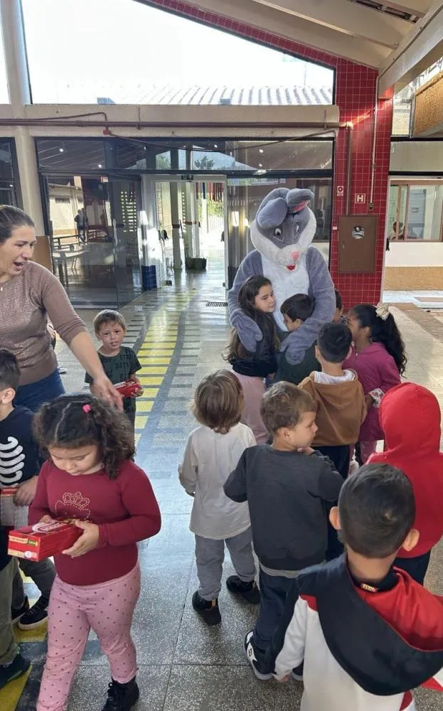 Sorrisos e afeto marcam celebração de Páscoa nas escolas do município