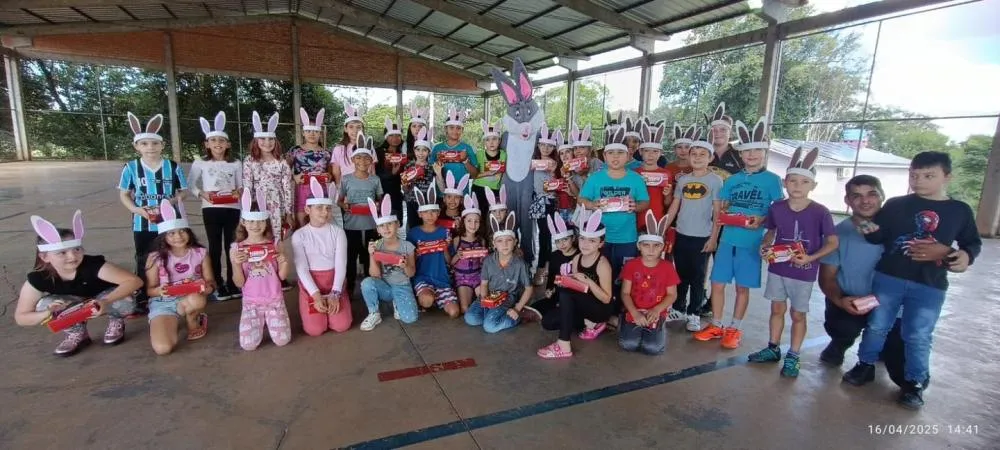Sorrisos e afeto marcam celebração de Páscoa nas escolas do município