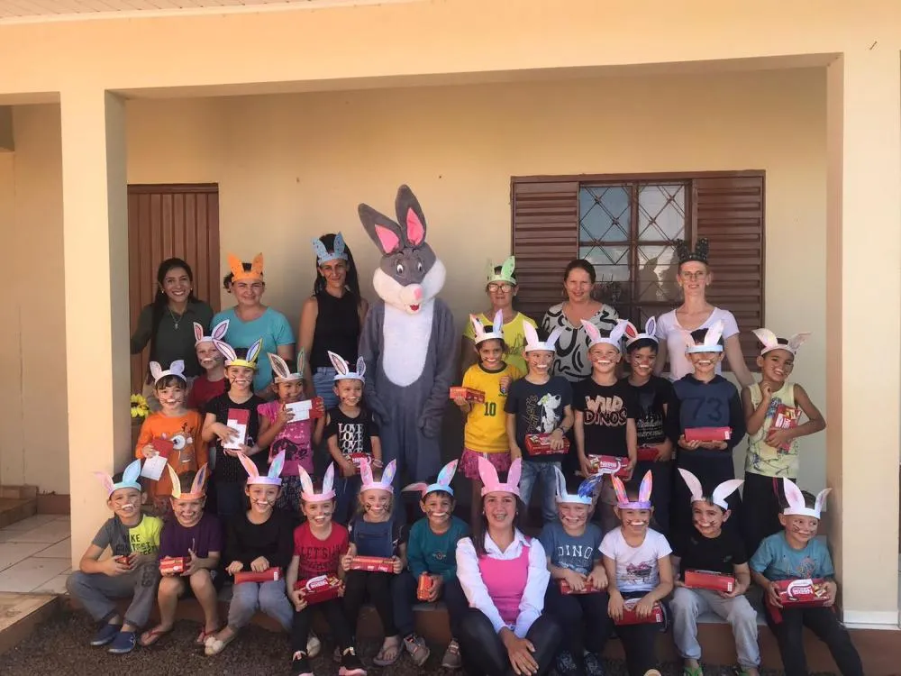 Sorrisos e afeto marcam celebração de Páscoa nas escolas do município