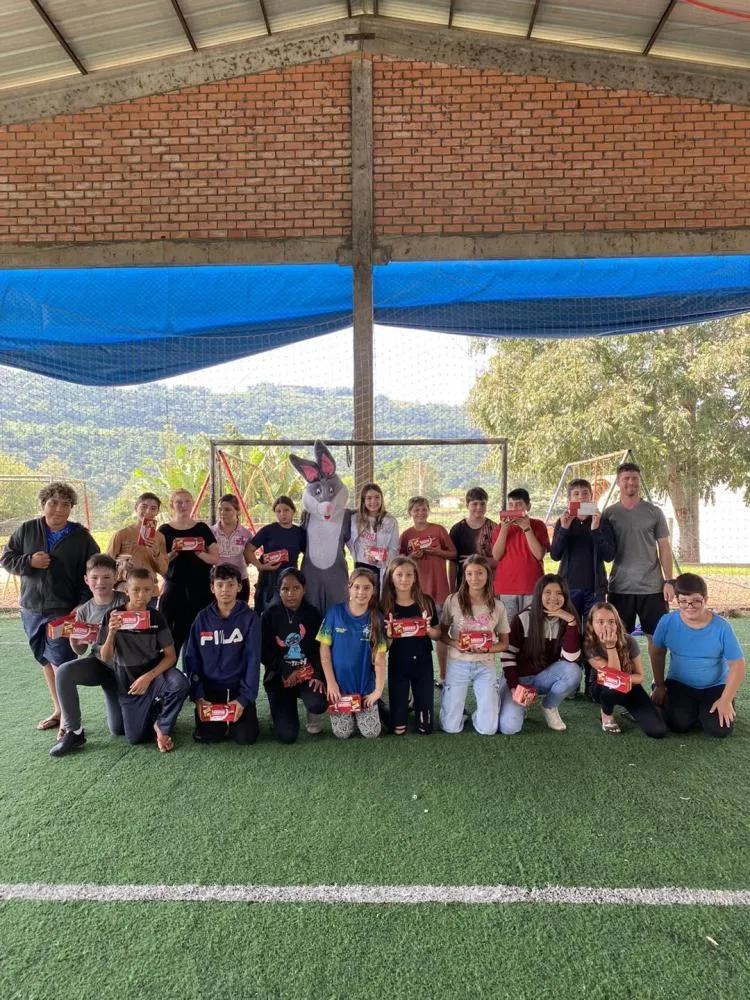 Sorrisos e afeto marcam celebração de Páscoa nas escolas do município