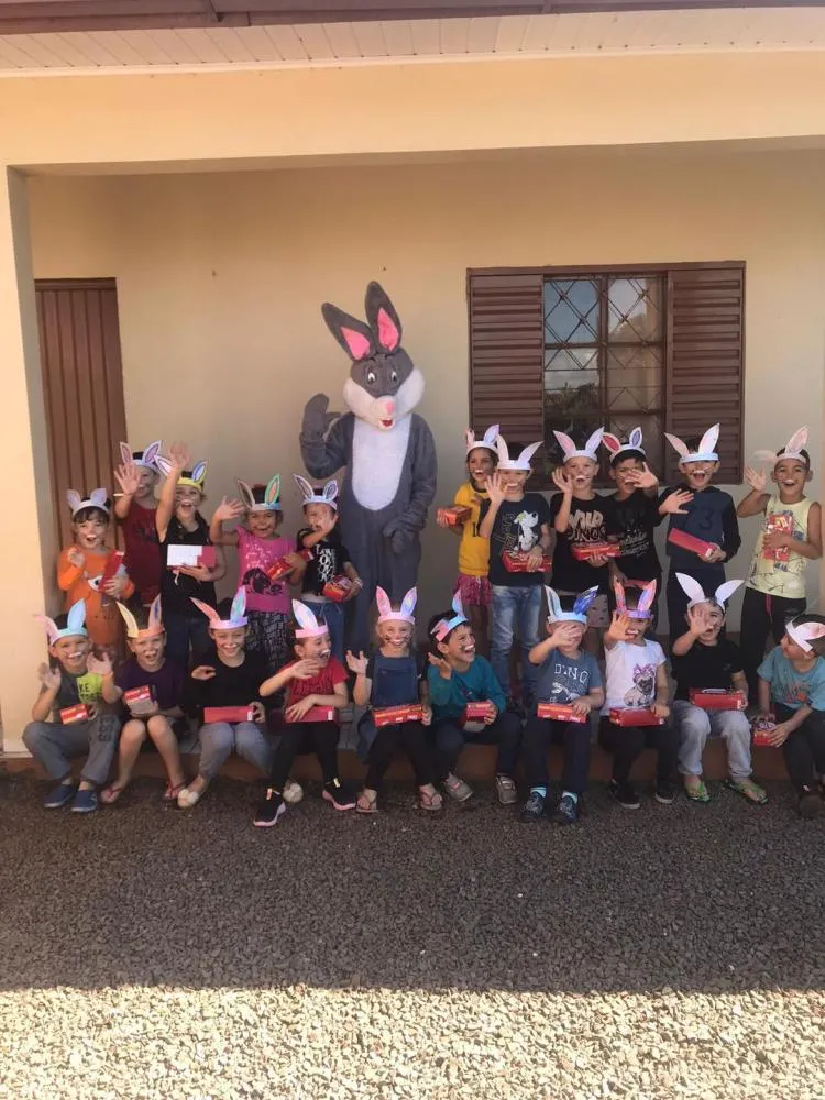 Sorrisos e afeto marcam celebração de Páscoa nas escolas do município