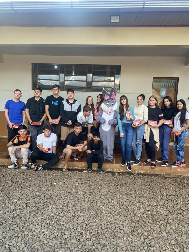 Sorrisos e afeto marcam celebração de Páscoa nas escolas do município