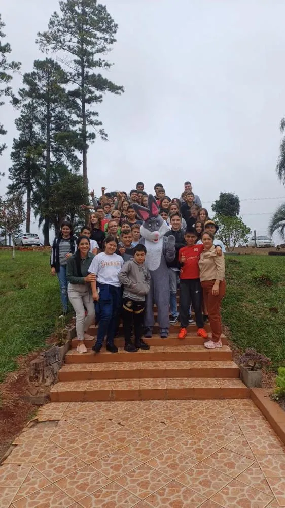 Sorrisos e afeto marcam celebração de Páscoa nas escolas do município