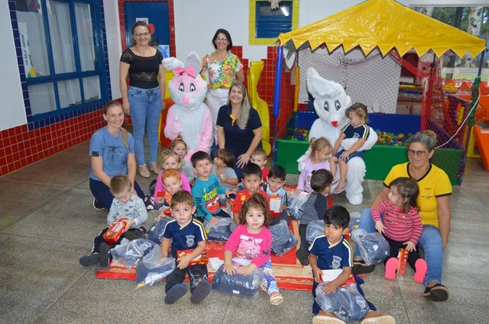 Prefeitura investe mais de R$ 81 mil em uniformes para estudantes da rede municipal