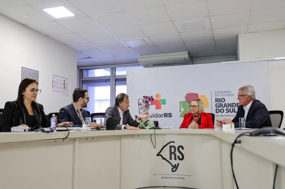 Prefeito de Vista Gaúcha garante novos recursos para áreas social e da saúde em agendas na capital