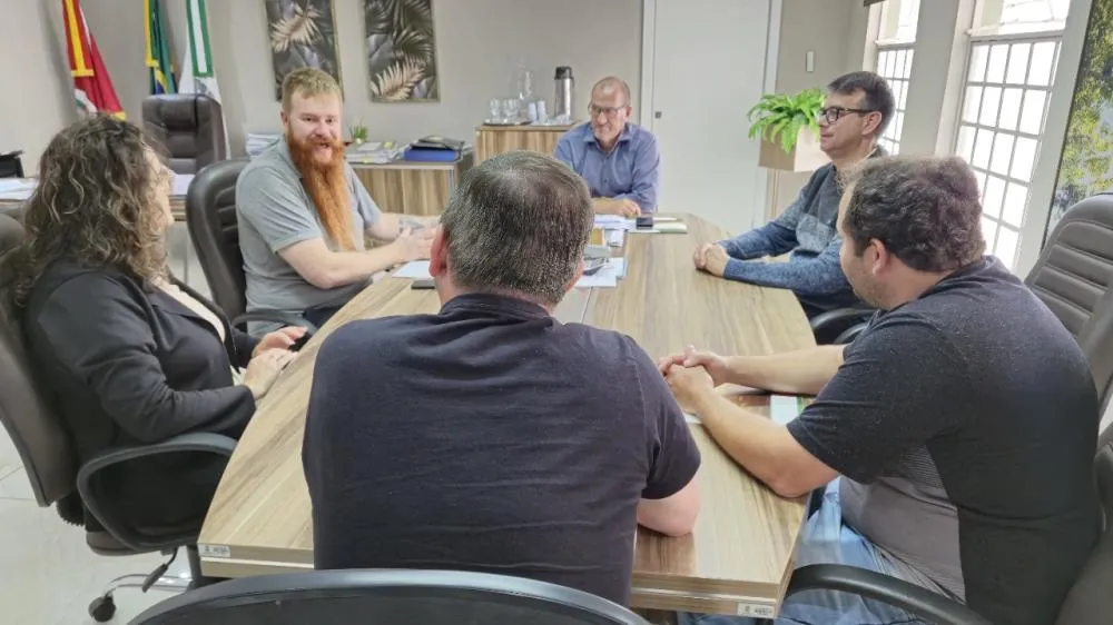Prefeitura alinha parcerias com a ACISA em reunião de planejamento