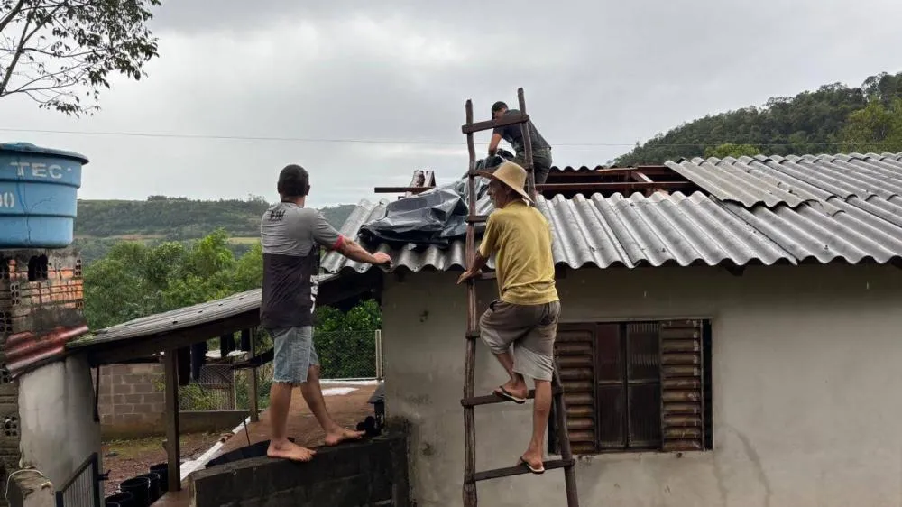 Município mobiliza força-tarefa e socorre comunidades afetadas
