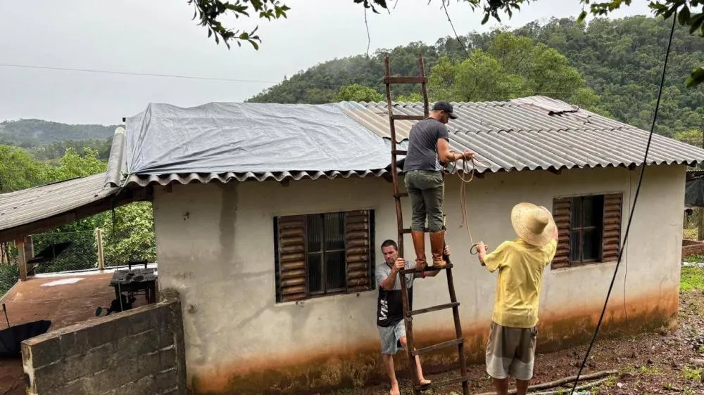 Município mobiliza força-tarefa e socorre comunidades afetadas