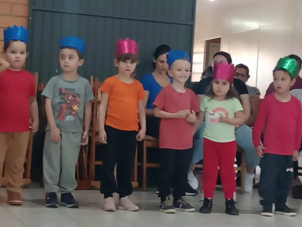 Evento reúne gerações e celebra o papel das mães e avós no município