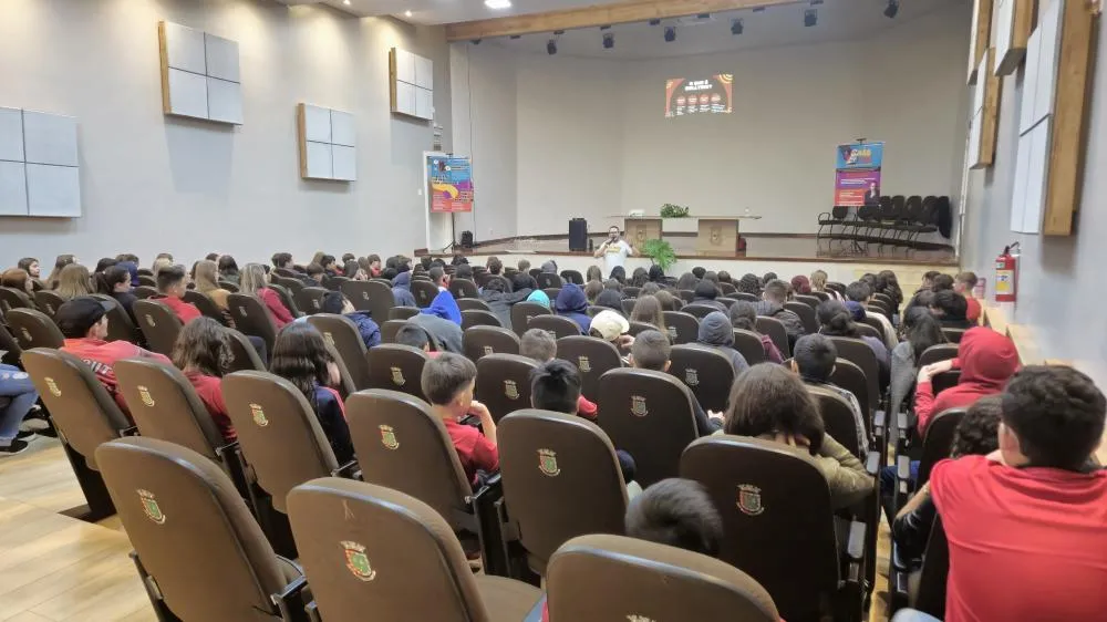 Circuito de palestras discute respeito e prevenção ao bullying nas escolas