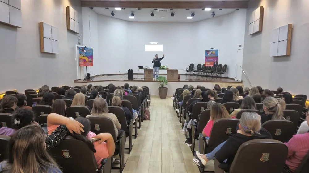 Circuito de palestras discute respeito e prevenção ao bullying nas escolas