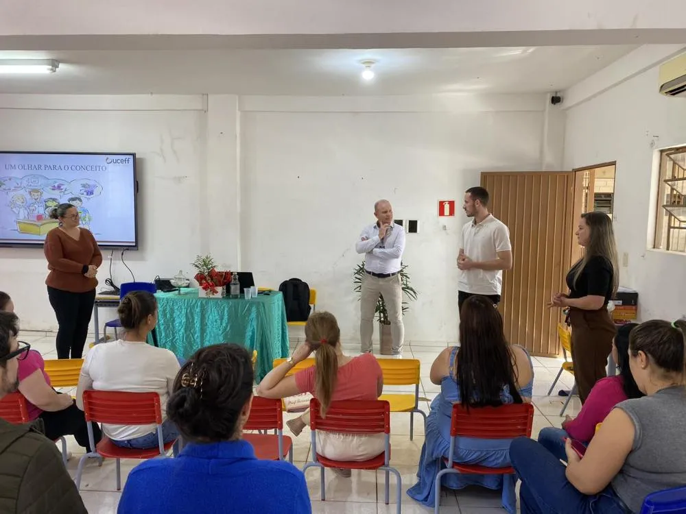 Planejamento e inovação marcam encontro pedagógico na Escola Novo Horizonte