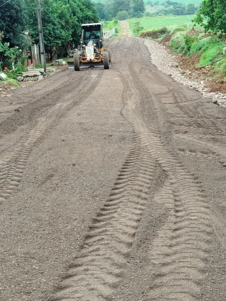 Obras de pavimentação avançam no Bairro Esperança