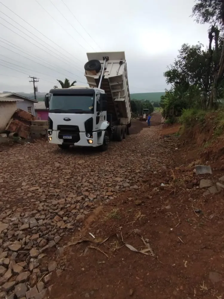Obras de pavimentação avançam no Bairro Esperança