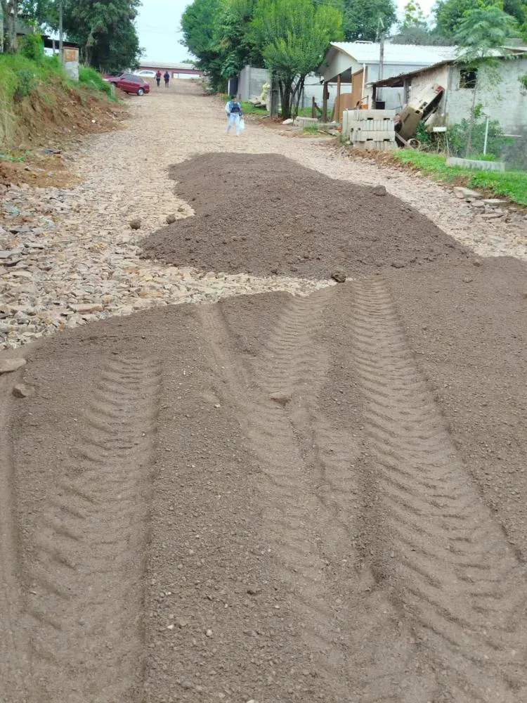 Obras de pavimentação avançam no Bairro Esperança