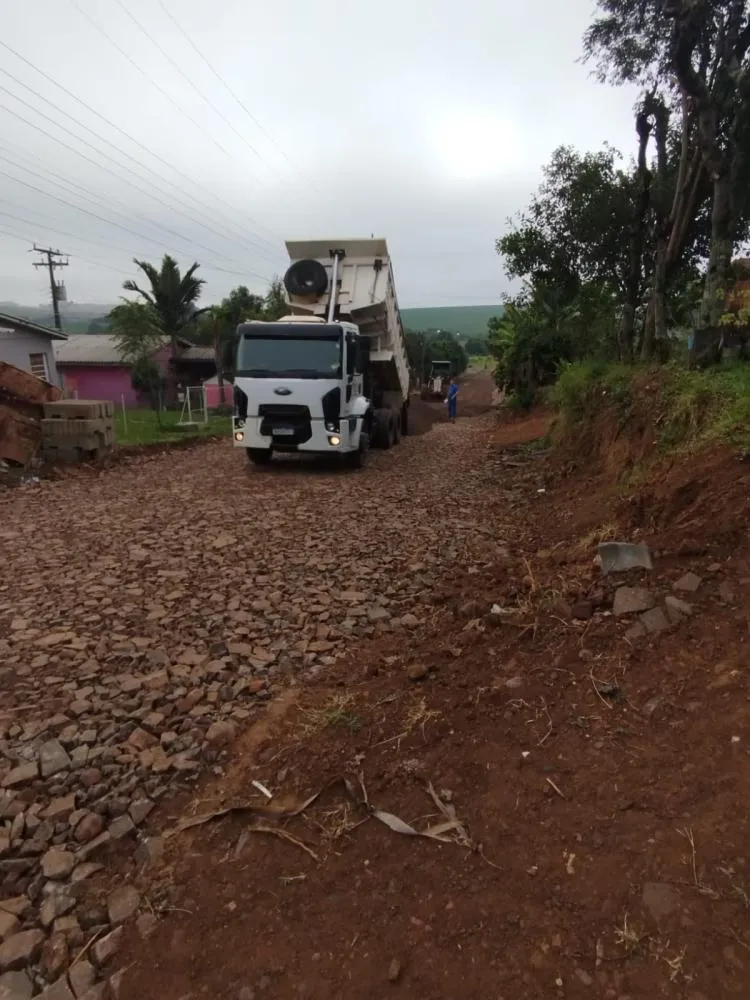 Obras de pavimentação avançam no Bairro Esperança