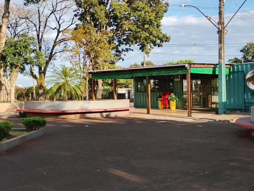 Container funcionando como comércio irregular é fechado pela Prefeitura 