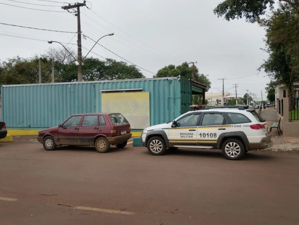Container funcionando como comércio irregular é fechado pela Prefeitura 