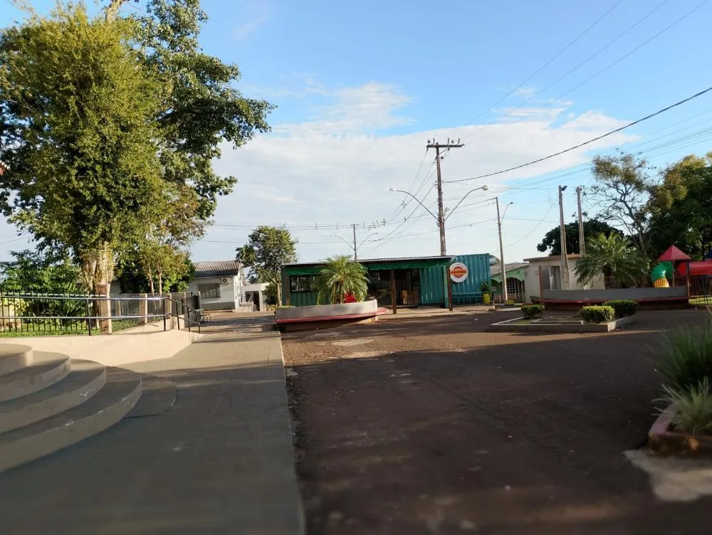 Container funcionando como comércio irregular é fechado pela Prefeitura 