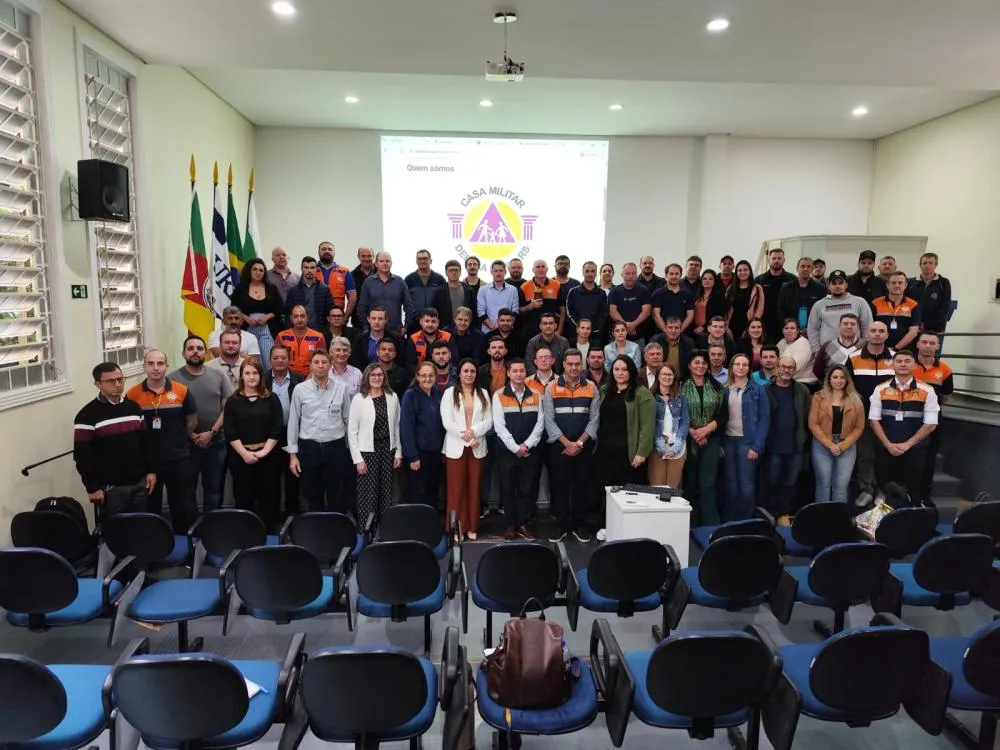Defesa Civil de Miraguaí participa de formação regional sobre emergências