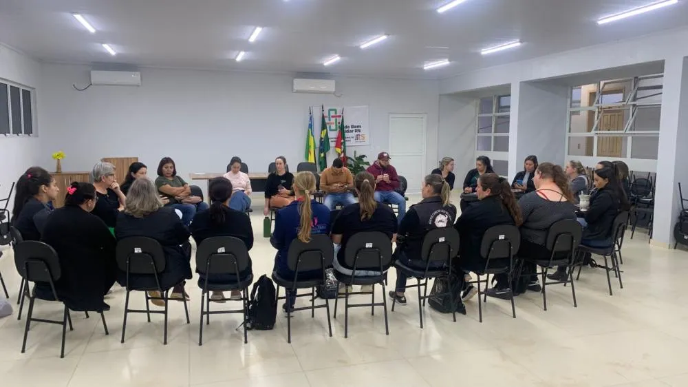 Reunião fortalece atuação de agentes de saúde e visitadores do PIM