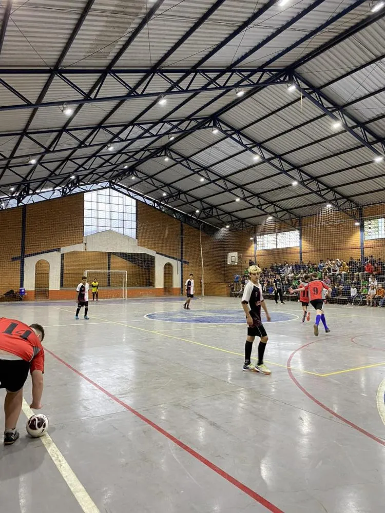Fase municipal dos JERGS reúne estudantes de Barra do Guarita em competição esportiva