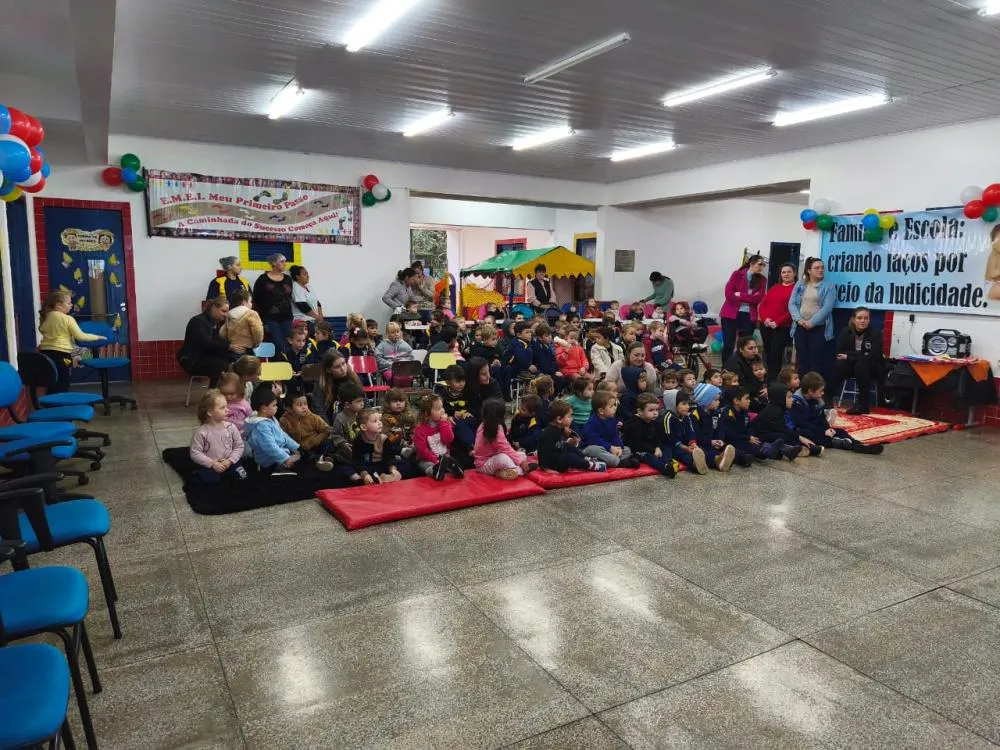 Comunidade celebra 13 anos da escola Meu Primeiro Passo 