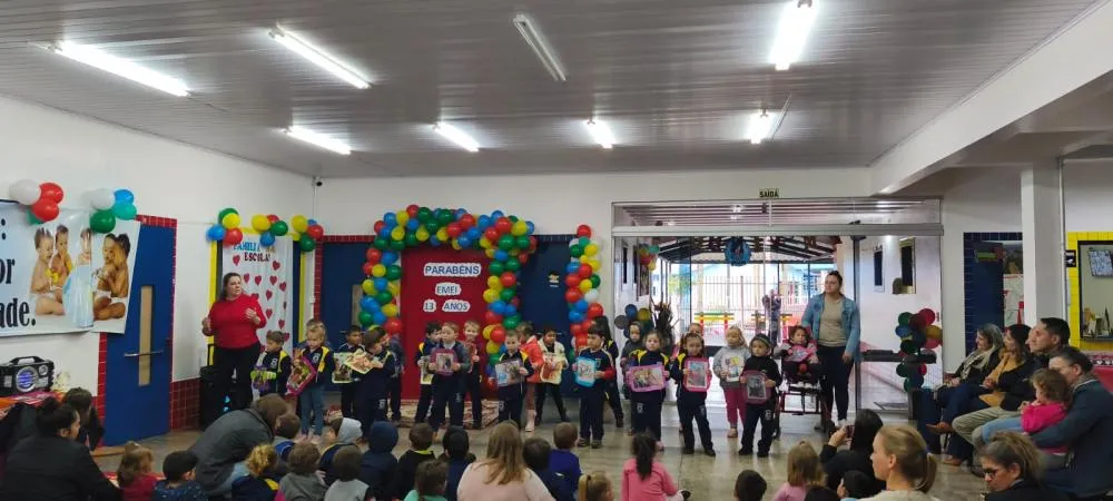 Comunidade celebra 13 anos da escola Meu Primeiro Passo 