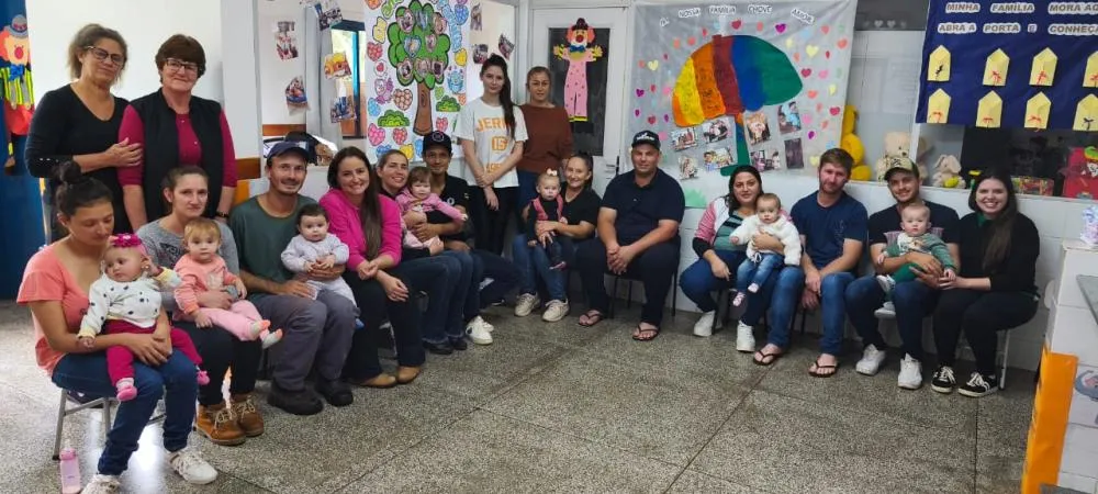 Comunidade celebra 13 anos da escola Meu Primeiro Passo 