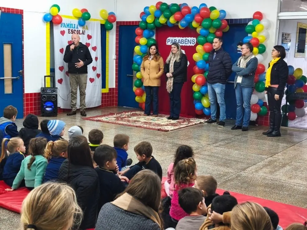 Comunidade celebra 13 anos da escola Meu Primeiro Passo 