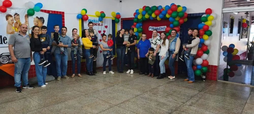 Comunidade celebra 13 anos da escola Meu Primeiro Passo 