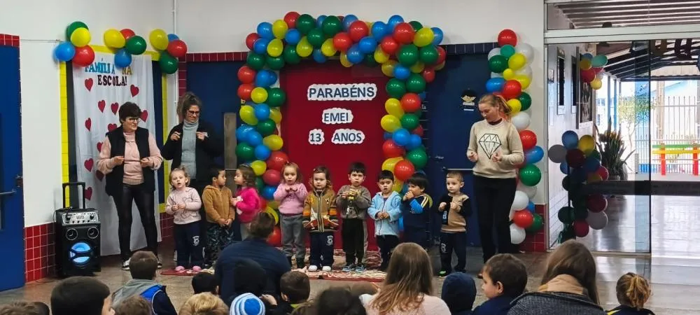 Comunidade celebra 13 anos da escola Meu Primeiro Passo 