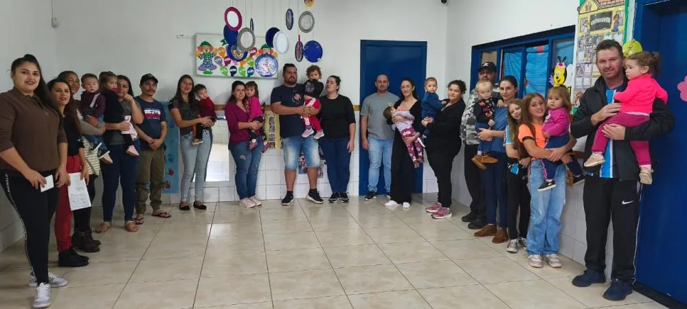 Comunidade celebra 13 anos da escola Meu Primeiro Passo 