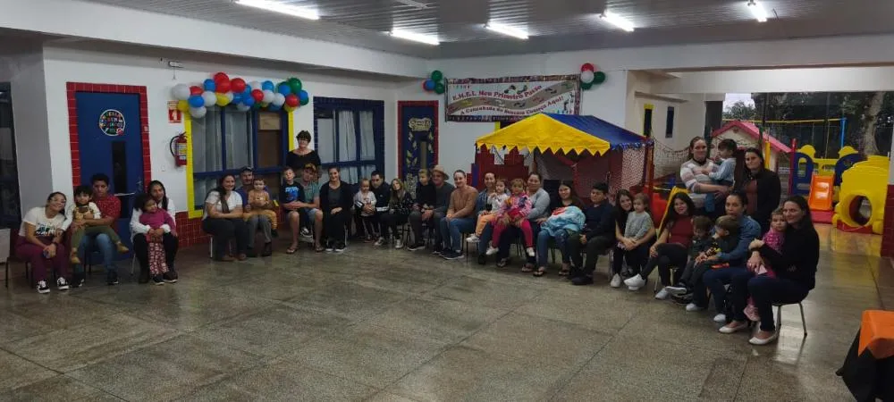 Comunidade celebra 13 anos da escola Meu Primeiro Passo 