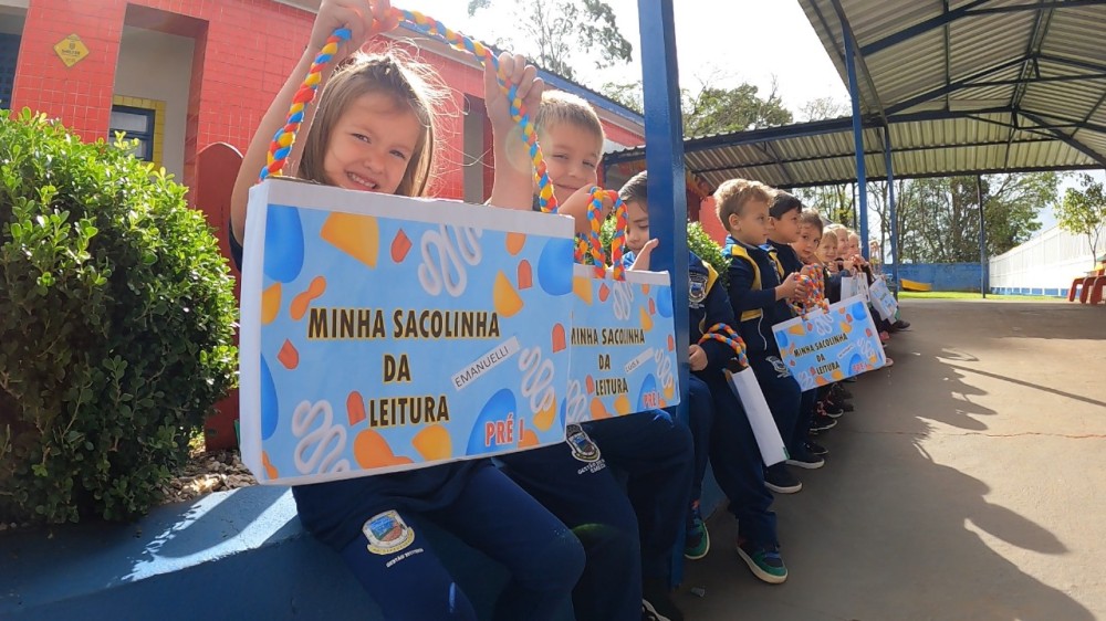 A ideia do projeto é que os pais reservem um tempo para ler com seus filhos. Foto: Divulgação/AC