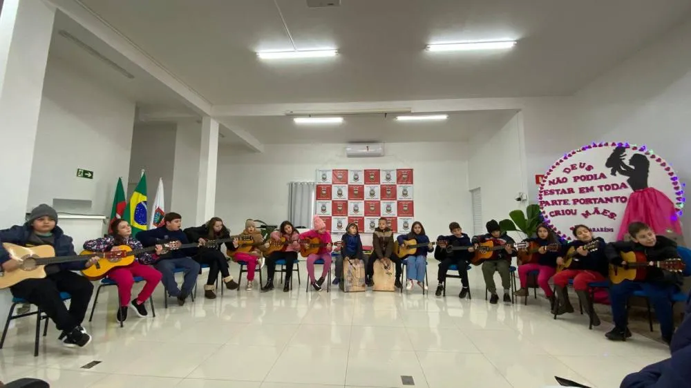 Mães são homenageadas em evento promovido pelo CRAS 