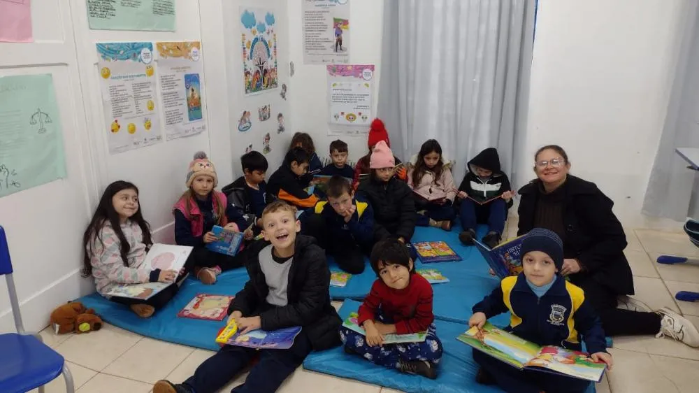 Projeto Cantinho da Leitura incentiva alfabetização e encanta alunos 