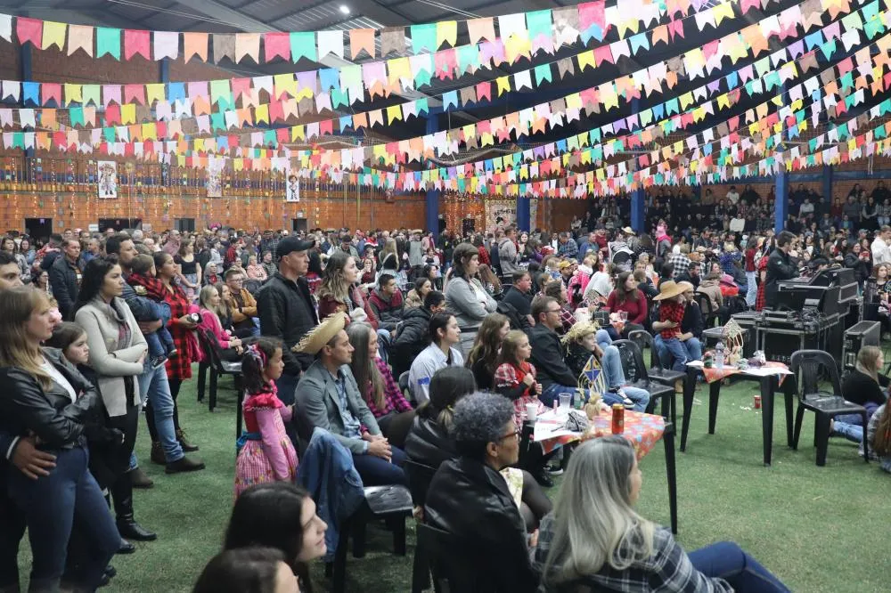 Festa Junina movimenta Derrubadas com atrações culturais e grande público