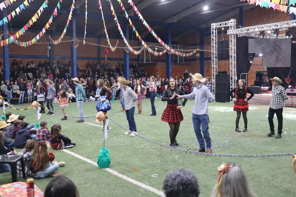 Festa Junina movimenta Derrubadas com atrações culturais e grande público