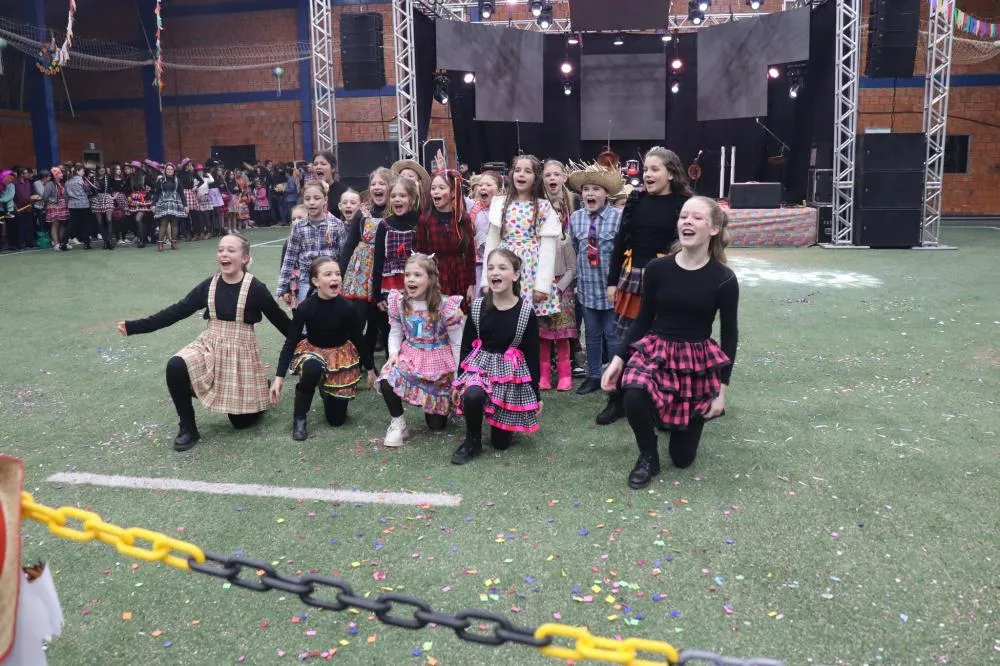 Festa Junina movimenta Derrubadas com atrações culturais e grande público