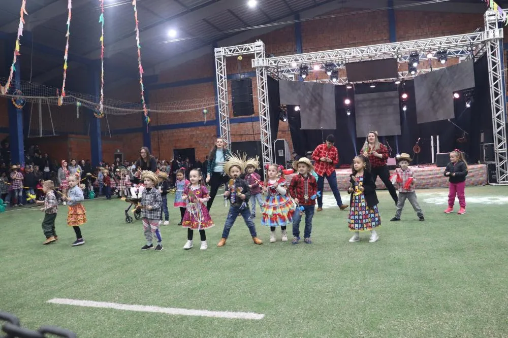 Festa Junina movimenta Derrubadas com atrações culturais e grande público