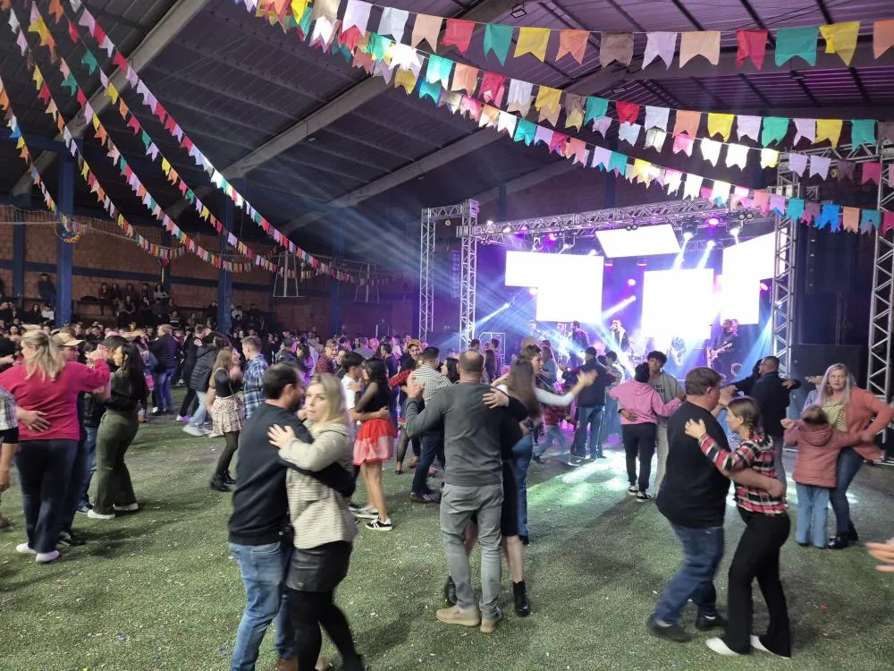 Festa Junina movimenta Derrubadas com atrações culturais e grande público