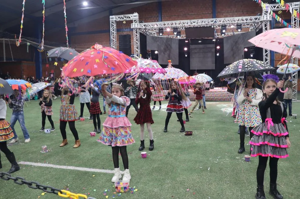Festa Junina movimenta Derrubadas com atrações culturais e grande público