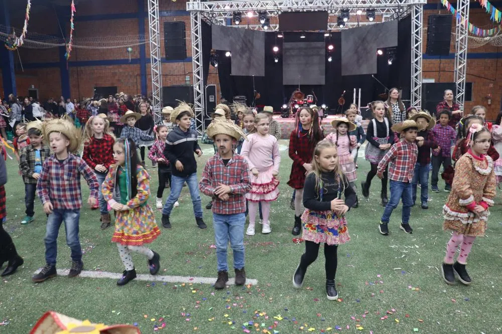 Festa Junina movimenta Derrubadas com atrações culturais e grande público