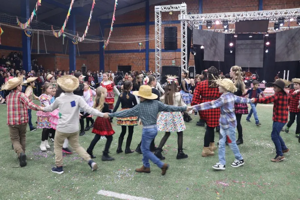 Festa Junina movimenta Derrubadas com atrações culturais e grande público