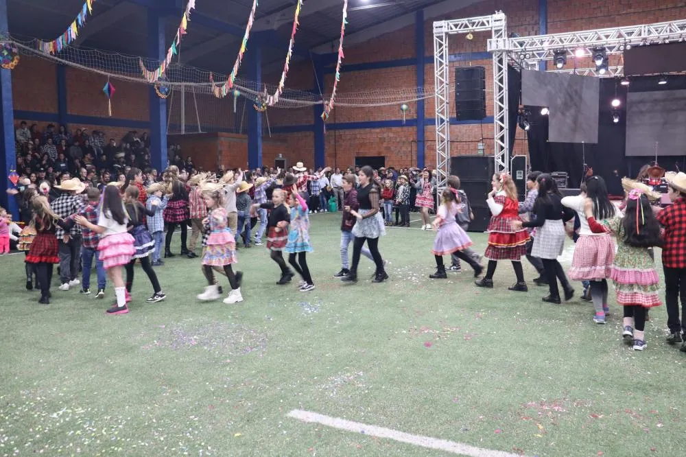 Festa Junina movimenta Derrubadas com atrações culturais e grande público