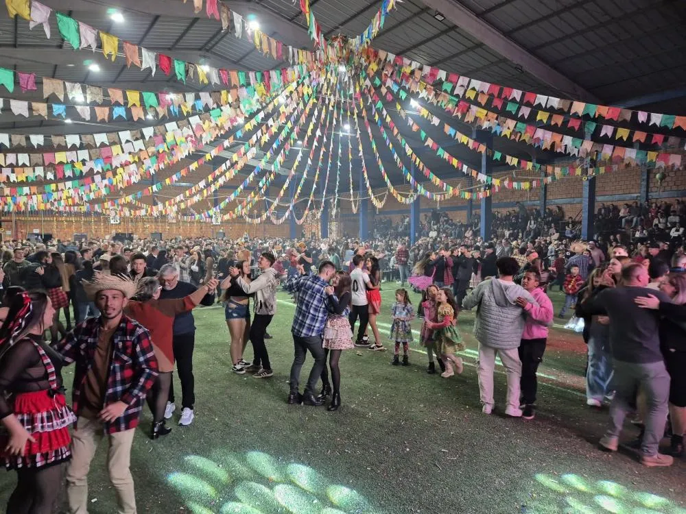 Festa Junina movimenta Derrubadas com atrações culturais e grande público